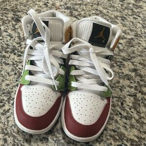 Hardly worn kids Air Jordan’s!